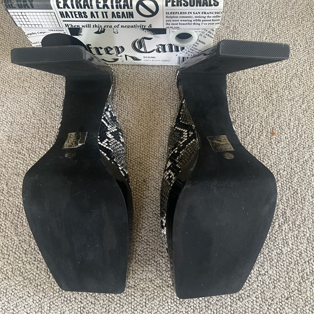Jeffrey Campbell Snakeskin Heels NIB 9.5 - Picture 7 of 7